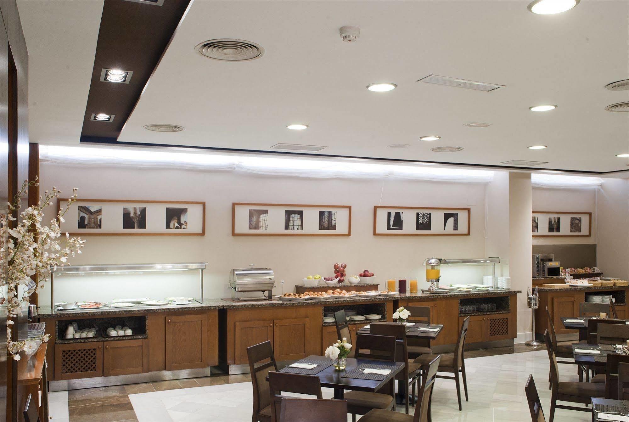Exe Ciudad De Cordoba Otel Restoran fotoğraf